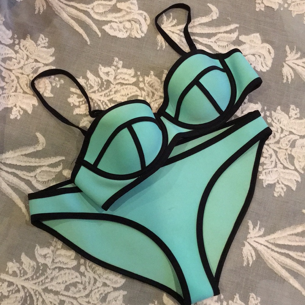 Triangl Bikini